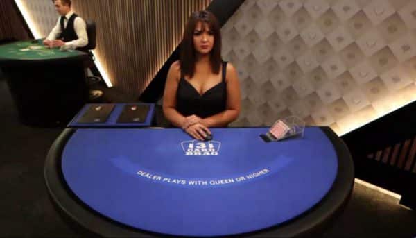Live Dealer Poker